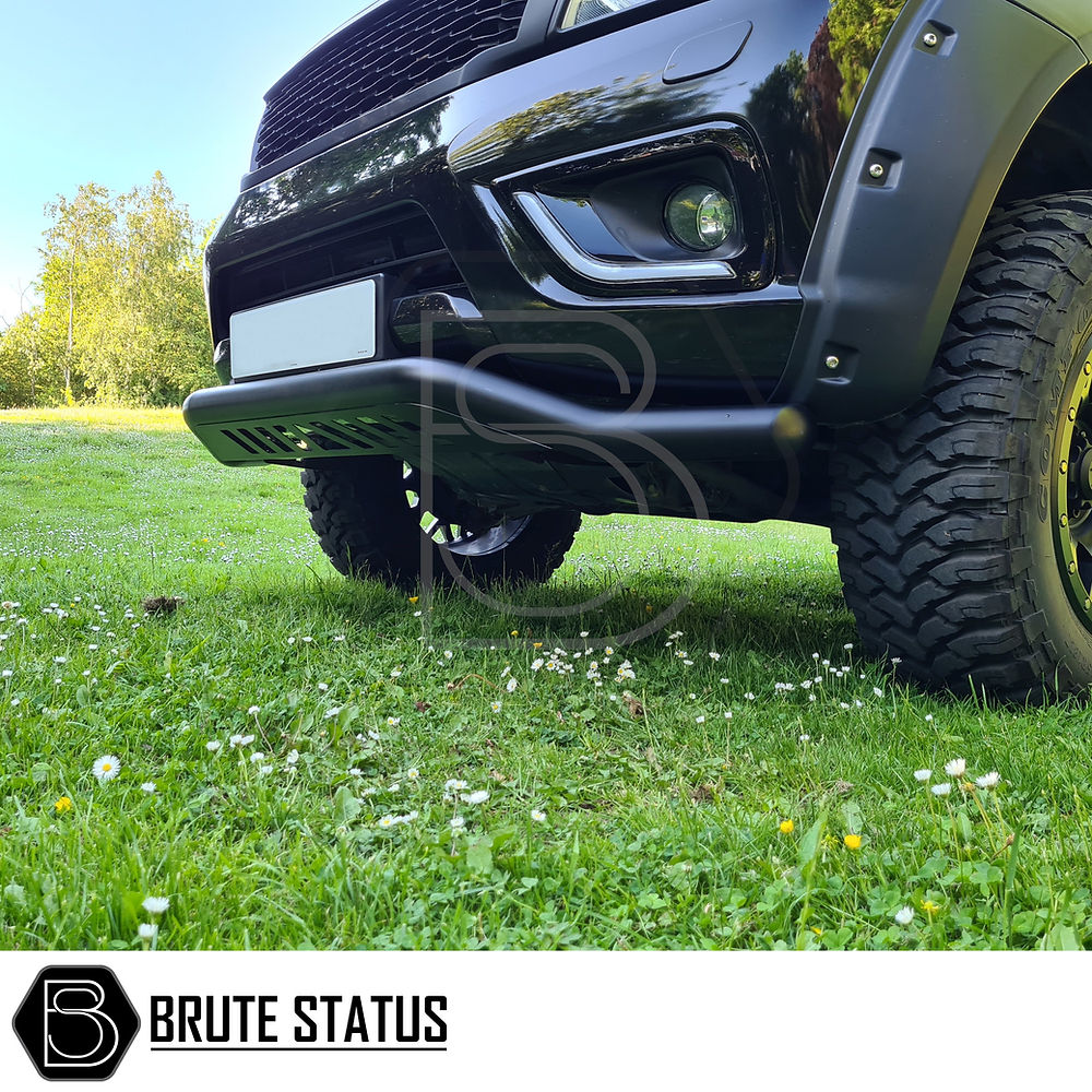 Mitsubishi L200 Series 4 2006-2014 City Bar (Nudge Bar) Matt Black installed on a black truck, enhancing bumper protection and style.